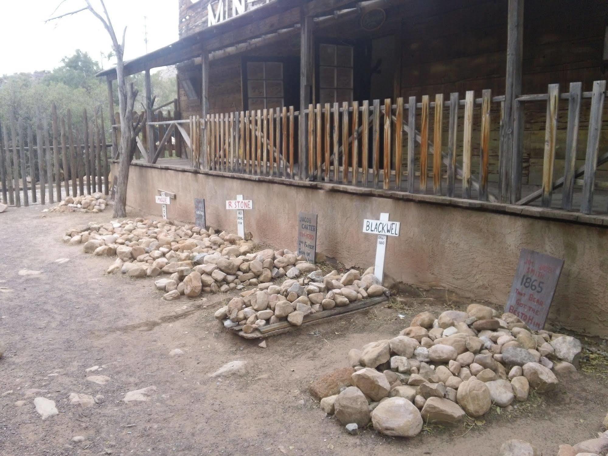Bonnie Springs Ranch Motel Blue Diamond Exterior foto